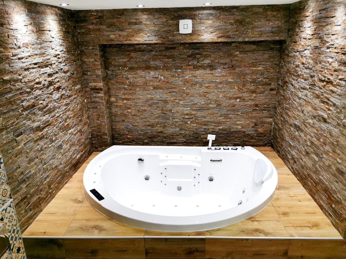 Canti Apartments Novi Sad Buitenkant foto